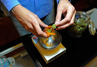 Утвержден список болезней, при которых назначат медицинский каннабис